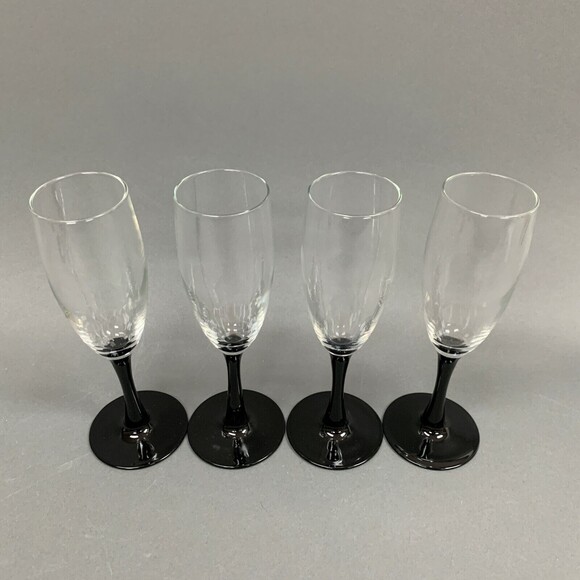 Clear Bowl Black Stem almost 7 3/4" high Fluted Glass Glasses Lot of 4 - Picture 2 of 6